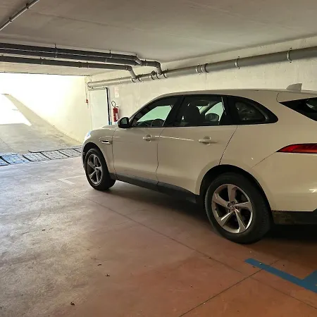 Laura's Кальяри