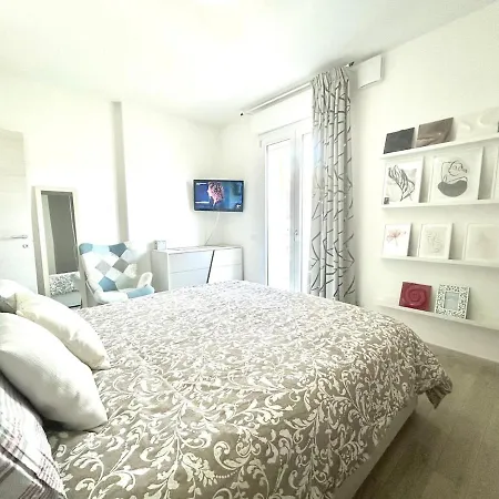 Laura's * Кальяри