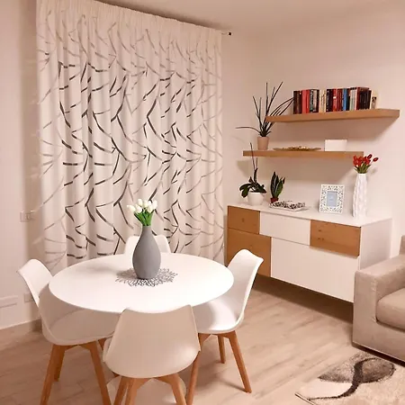 Laura's Apartmán Cagliari